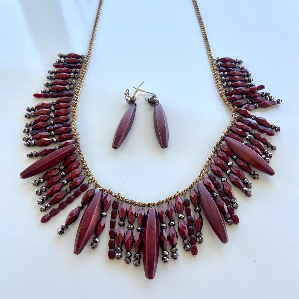 Unique Spires Burgundy Beaded Long Gold Tone Necklace Set with Earrings